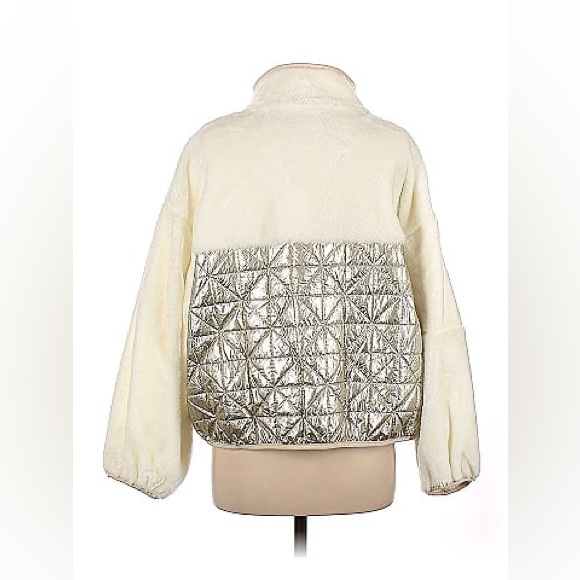 UGG Marlene Quilted Jacket 🔥
Metallic - Picture 6 of 16